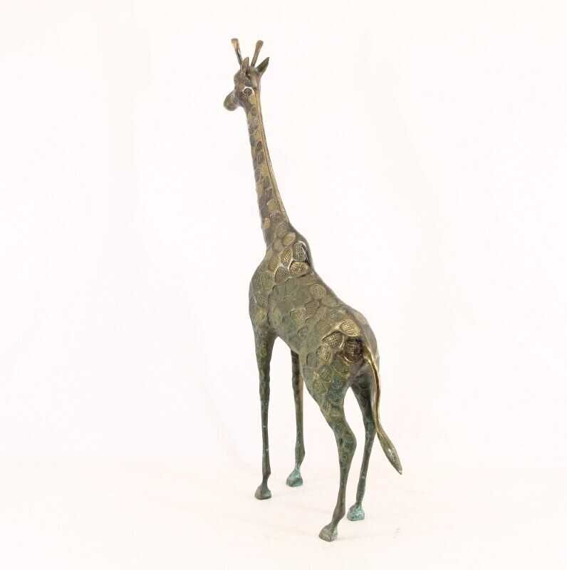 Girafa, Escultura com decoração relevada. Dim: 56 cm (altura)