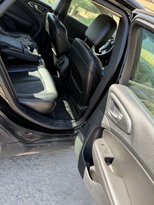 Автомобиль Крайслер 200 C 2015 р