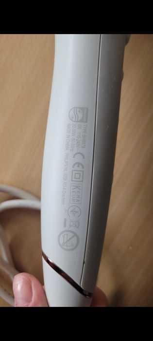 Стайлер Philips BHB878