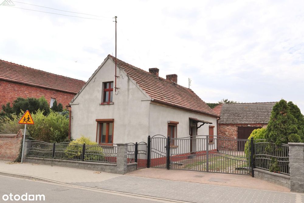 Dom wolnostojący z dużą działką.