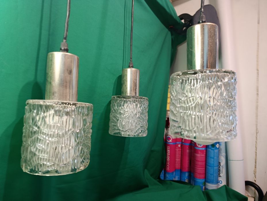 Żarówka szperownia zamknięta Lampa wisząca trzyramienna z żarówkami