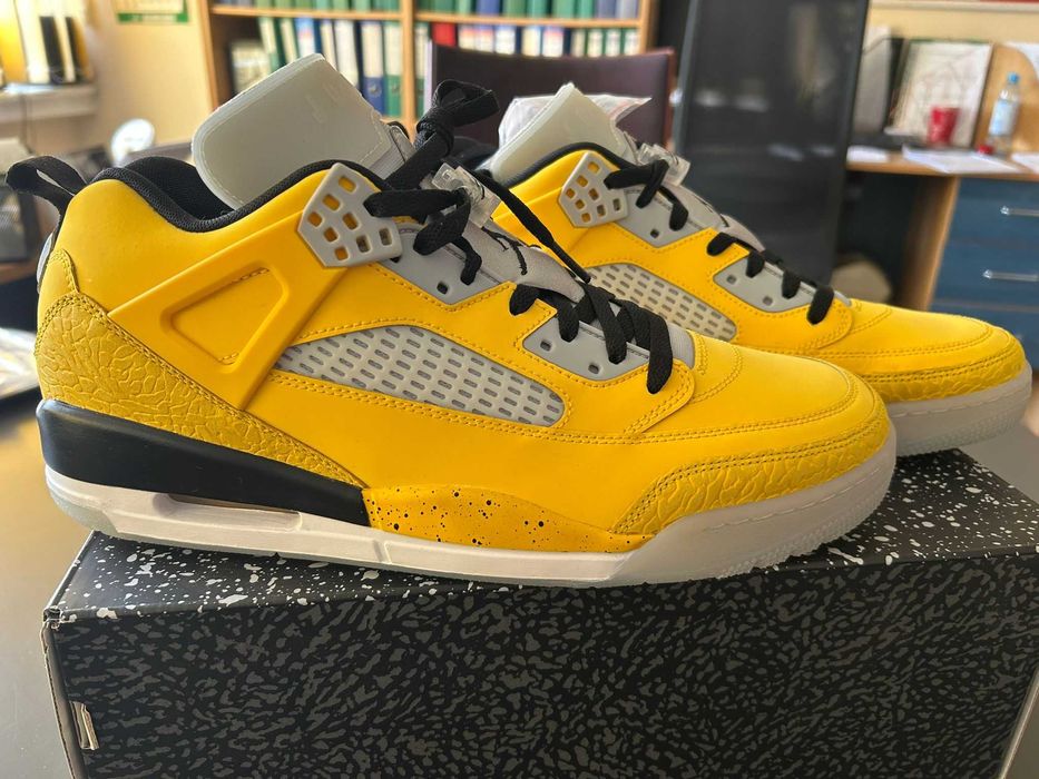 Jordan Spizike Low “Lightning