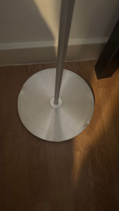 Candeeiro cinzento Ikea