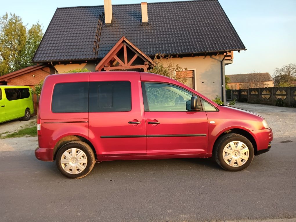 Volkswagen Caddy 1.9 TDI 2004r zklima 5 osobowy