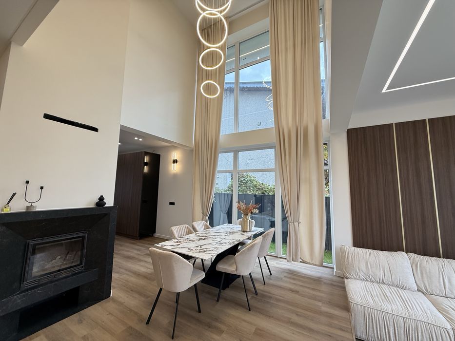 Продам сучасний будинок у передмісті. Ніхто не проживав