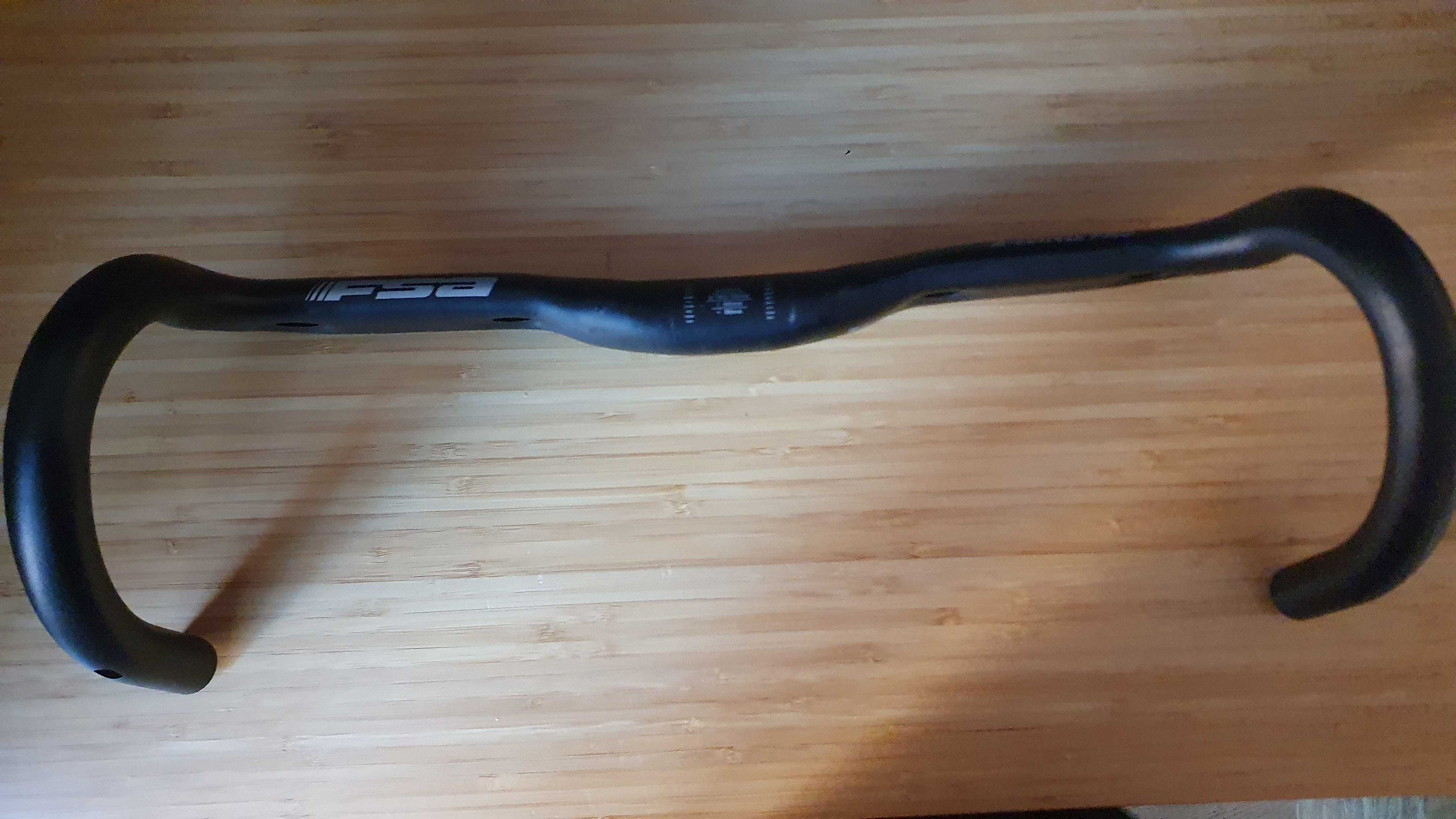 Kierownica gravel FSA A-WING AGX wewnętrzne prowadzenie linek