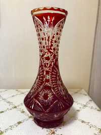 Красивенная большая тяжелая ваза из двуслойного цветного стекла