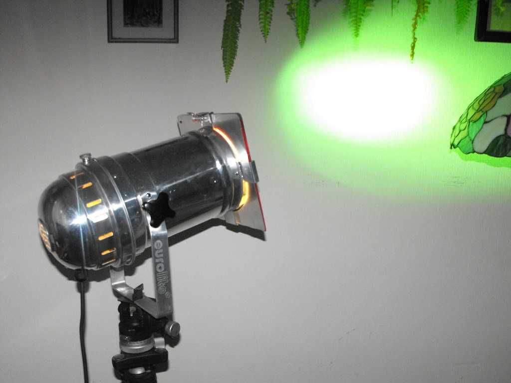 Lampa podłogowa do wnętrz industrialnych - do loftu. Dostawa gratis