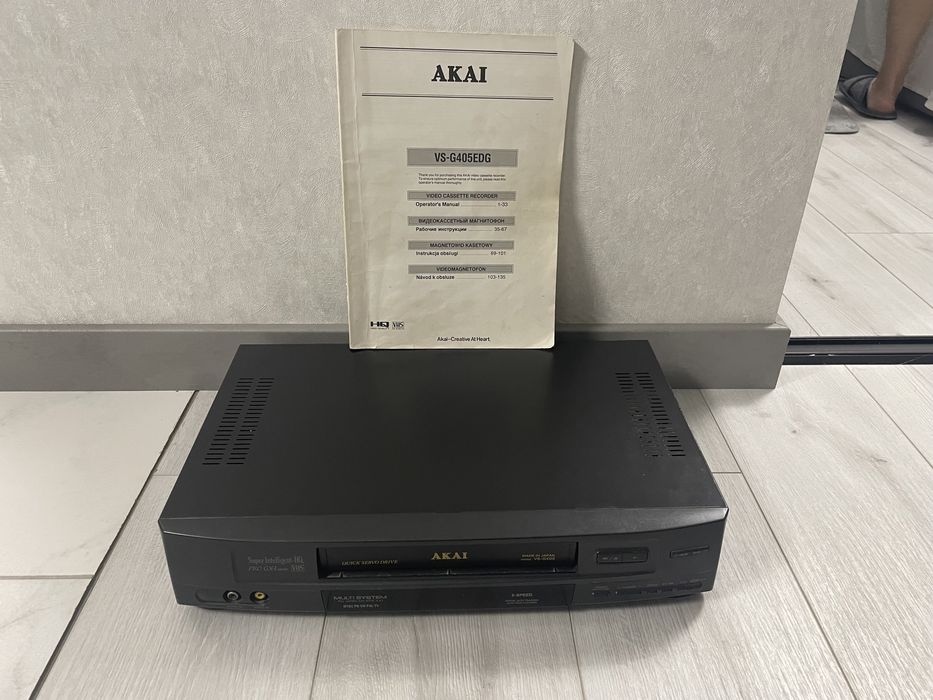 Видеомагнітофон Аkai