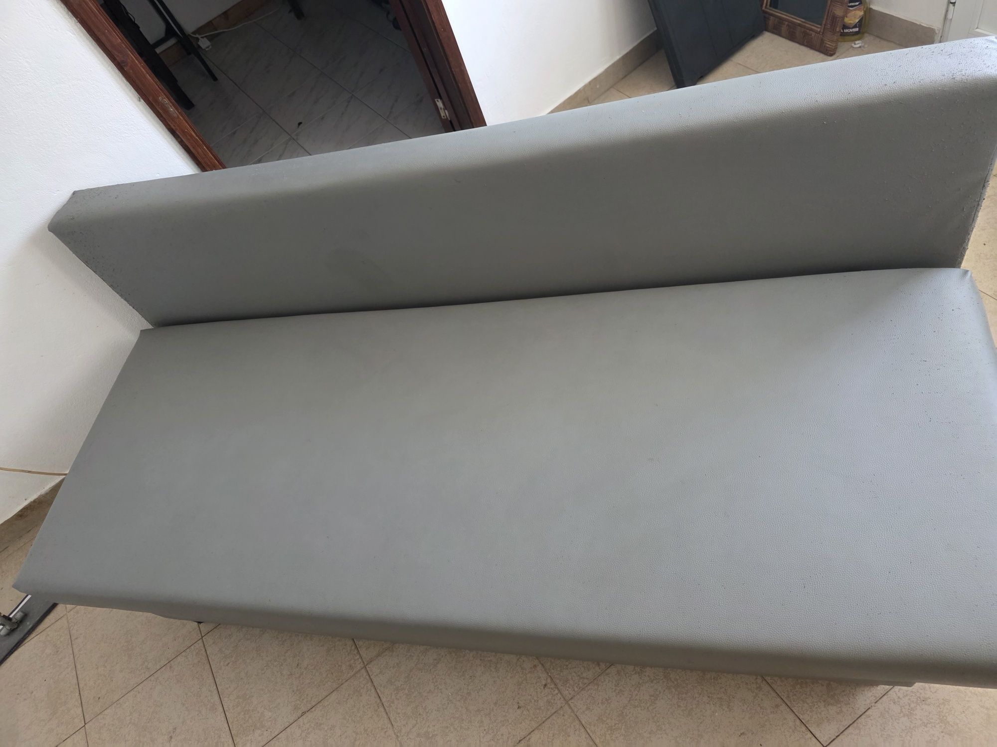 Sofá para venda com marcas