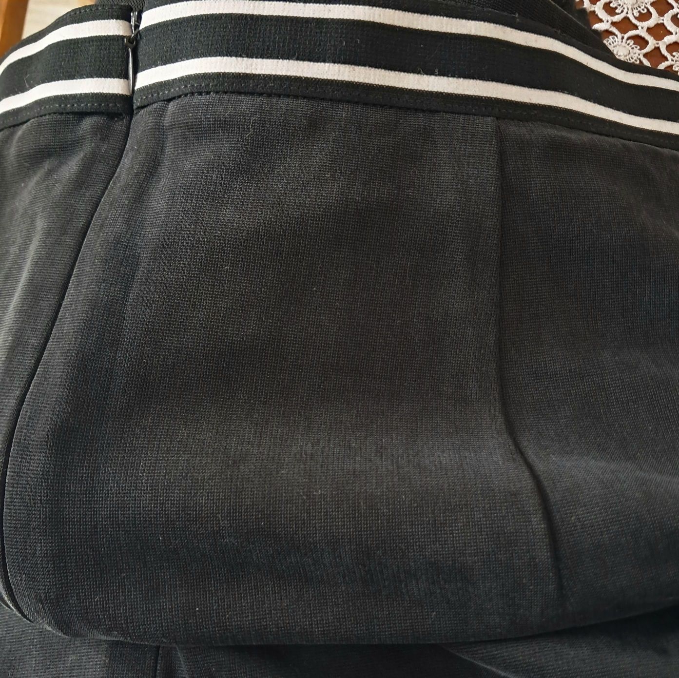 Spódnica elegancka cupro wiskoza czarna midi L40 Molton