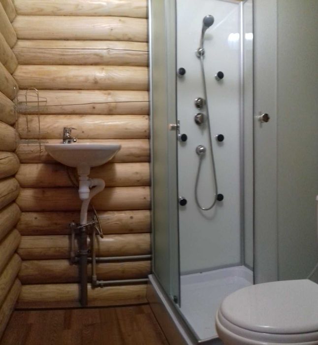 18 номерів з ремонтом | Готель біля моря, Станція Студентська