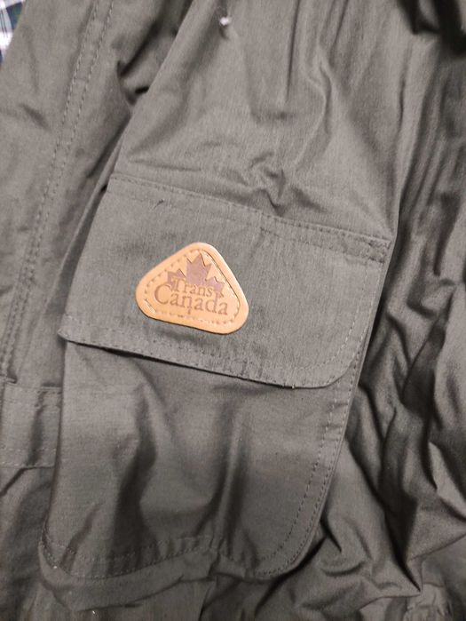 Parka Encerada em verde tropa da marca Grand Canada