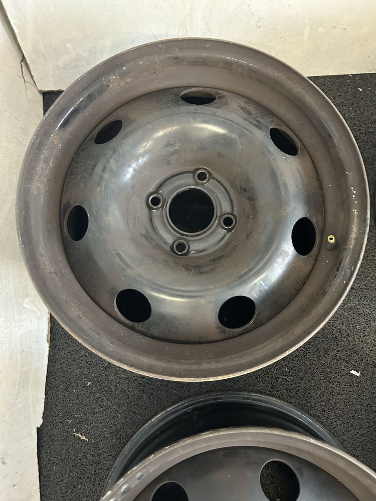 Felgi stalowe stalówki r 16 4x108 otwór 66