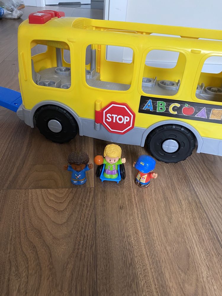 Duzy autobus little people z figurkami
