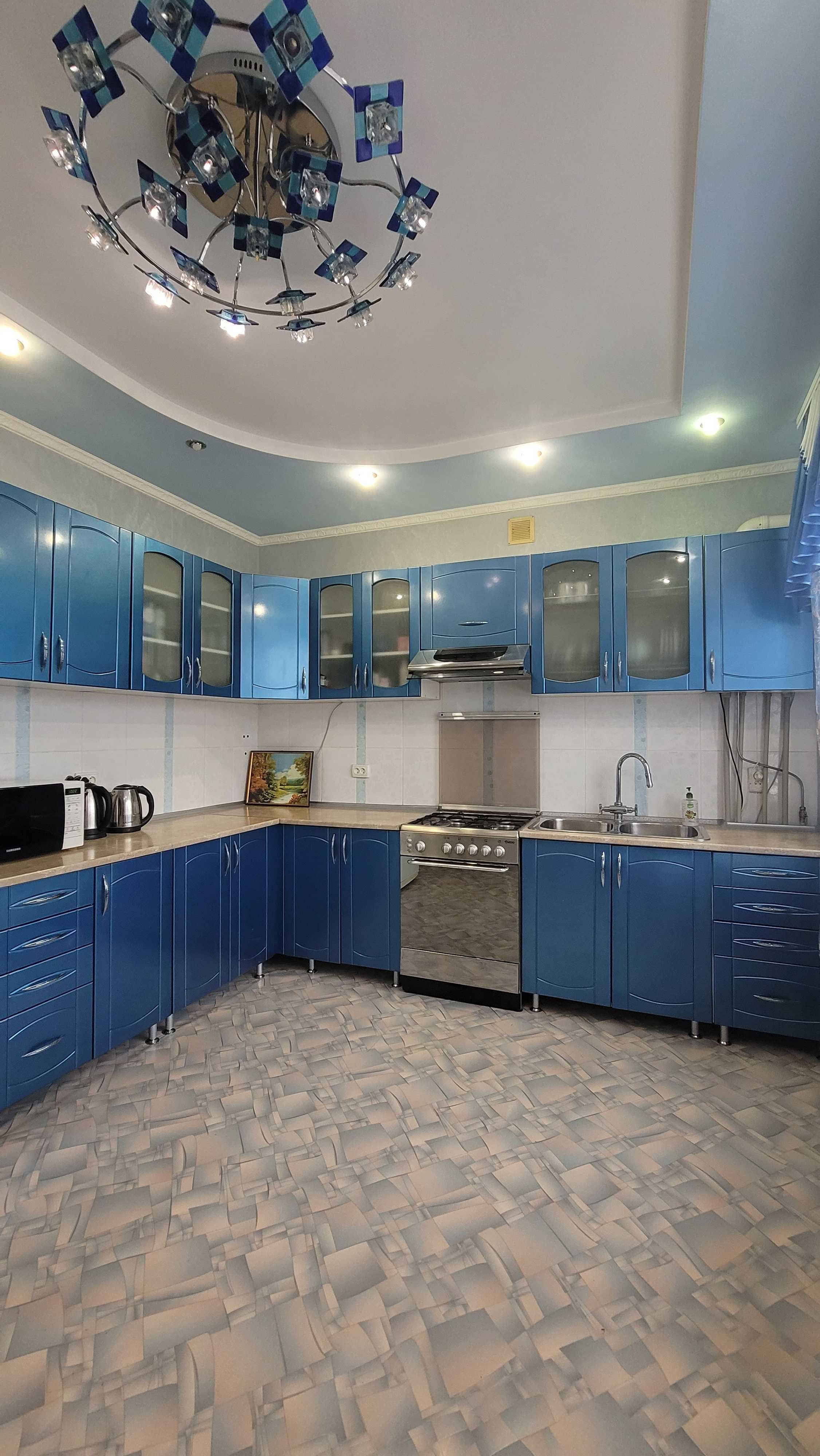 Продам відмінний укомплектований будинок в Марганці.