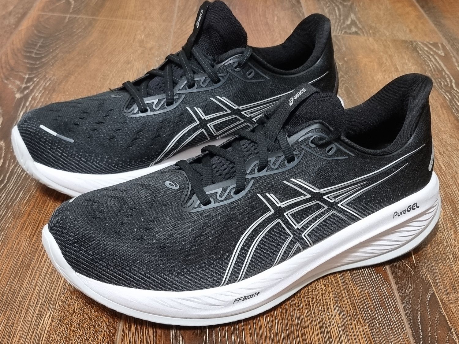 Оригінал 100% кросівки чоловічі asics comulus 26 EUR 45