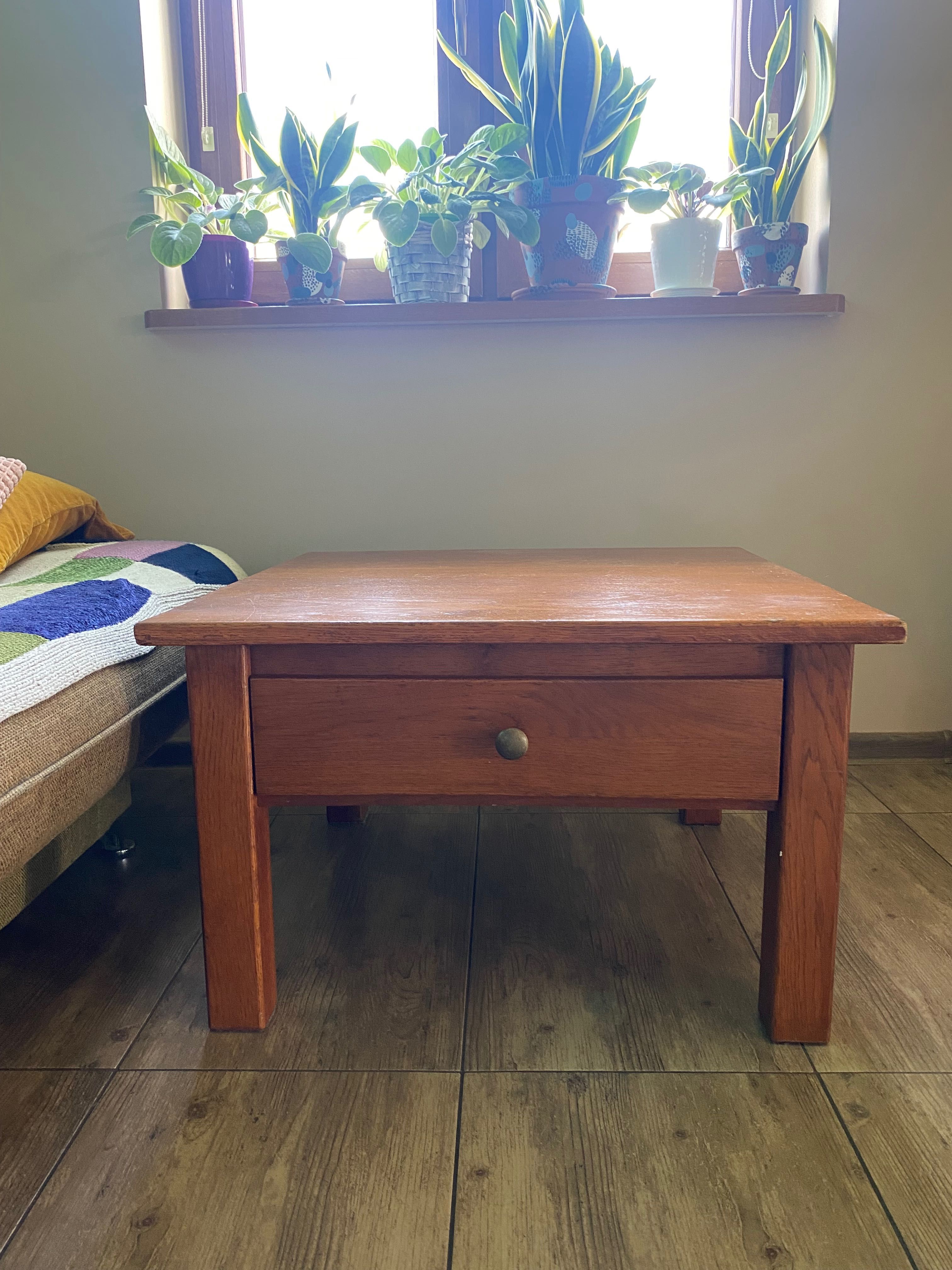 Stolik kawowy drewniany 70x70x44