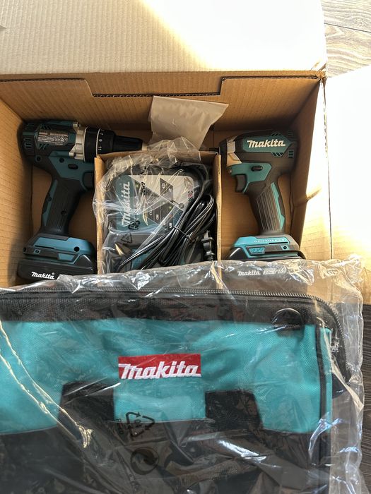 Набір шуруповертів Makita XT269R 18v