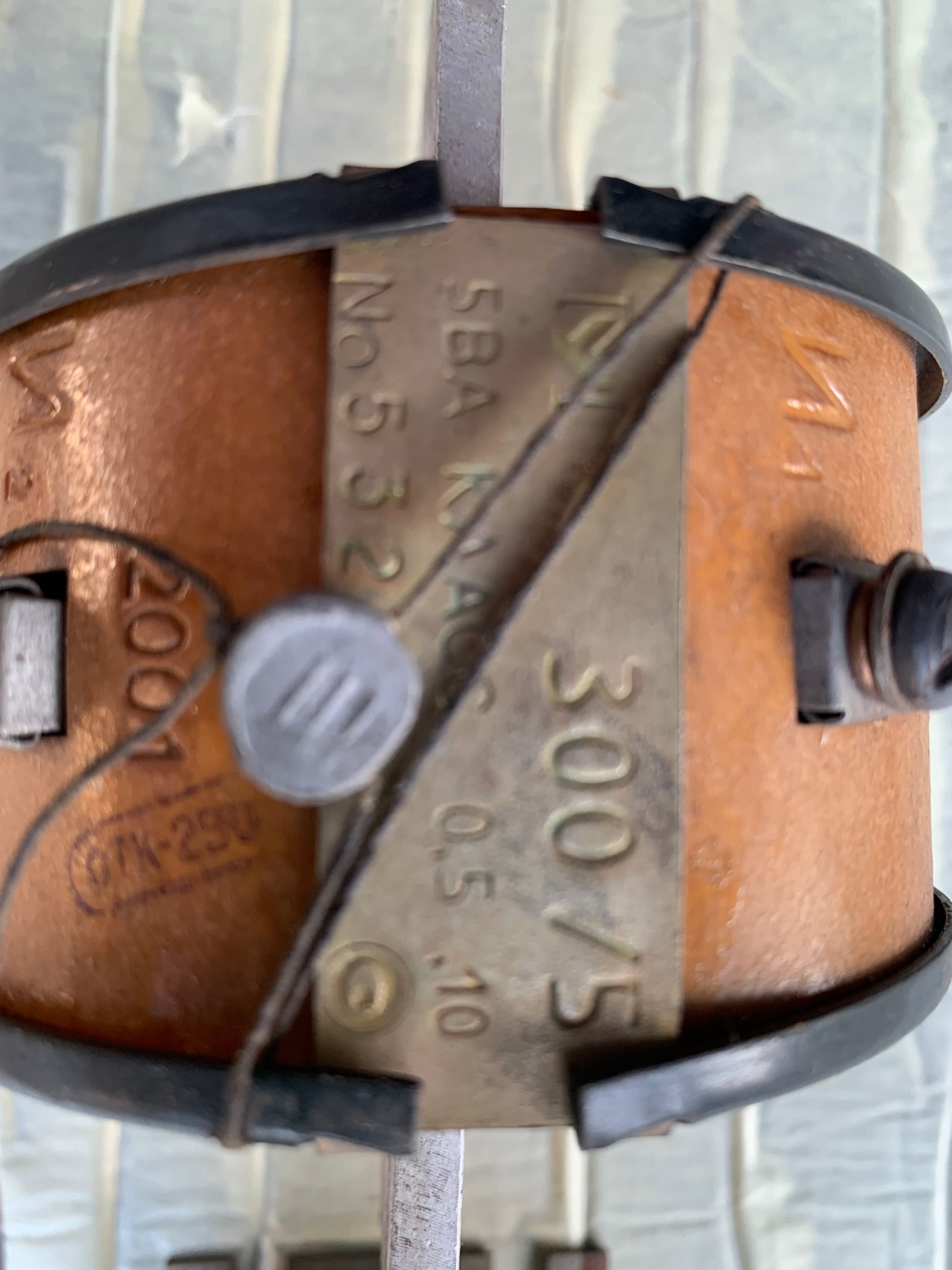 Трансформатор тока МФ 0200 УЗ 0.66 kv 50 Hz