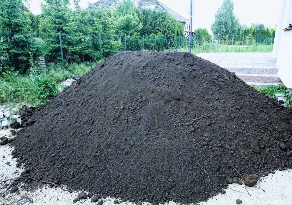 Ziemia ogrodowa podłoże pod trawniki na ogrody czarnoziem TRANSPORT