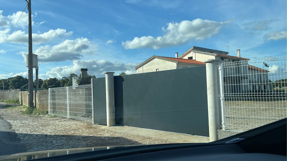 Arrenda-se quarto com casa de banho privativo