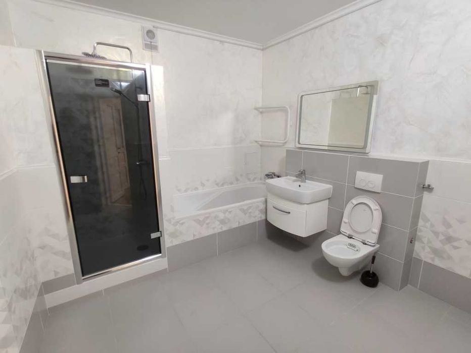 Продаж 4-к квартири. Раїси Окіпної, 8. 3 пов. Русанівка. Лівобережна