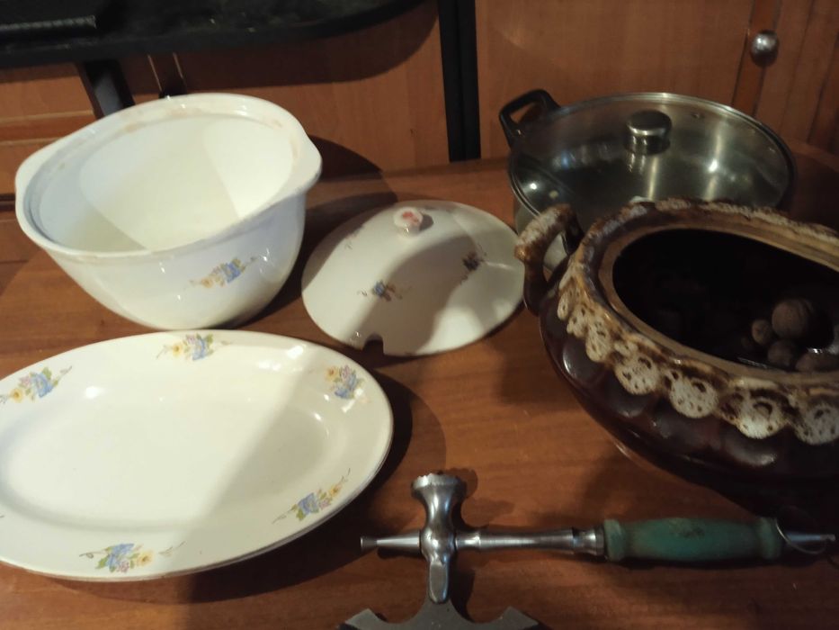 стаканы новые- Супница Блюдо Тарелки топорик для мяса