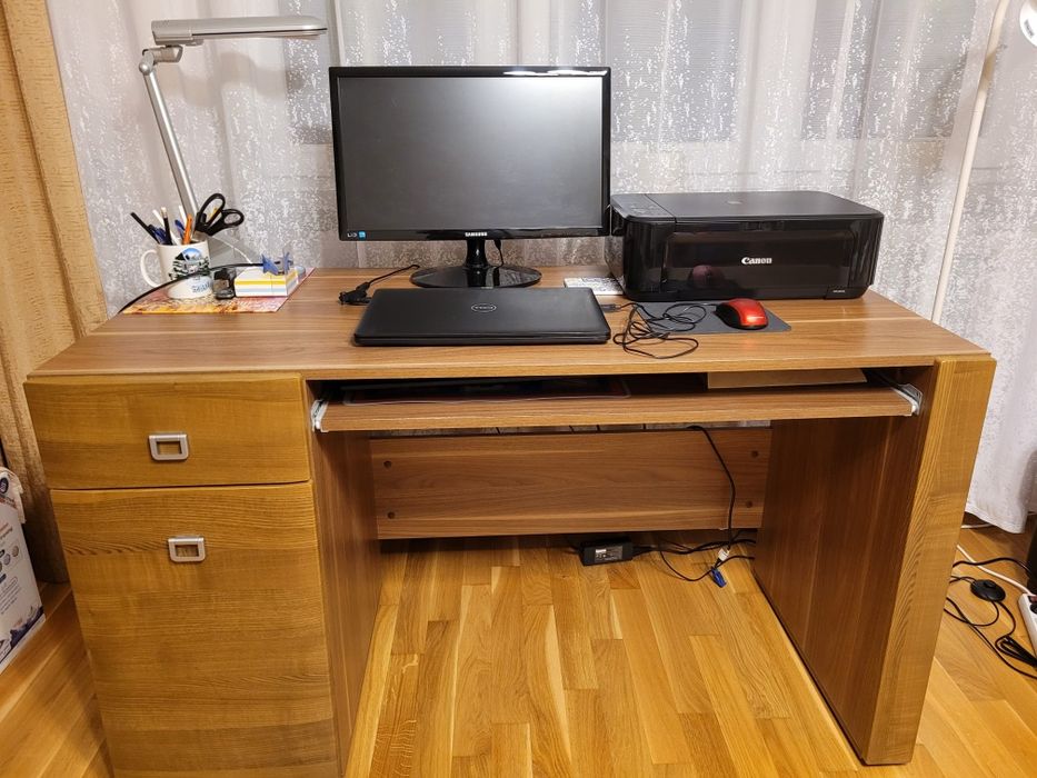 Biurko (bez zawartości)