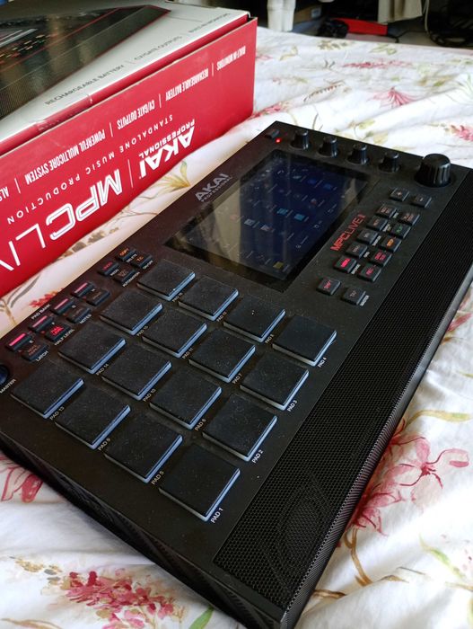 Akai Mpc Live 2 + 256 SSD + wtyczki