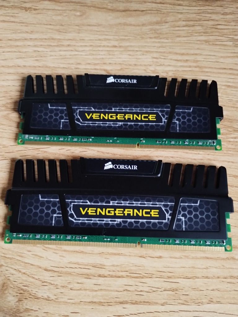 RAM Corsair 8gb 1600Mhz DDR3 (2x4gb)