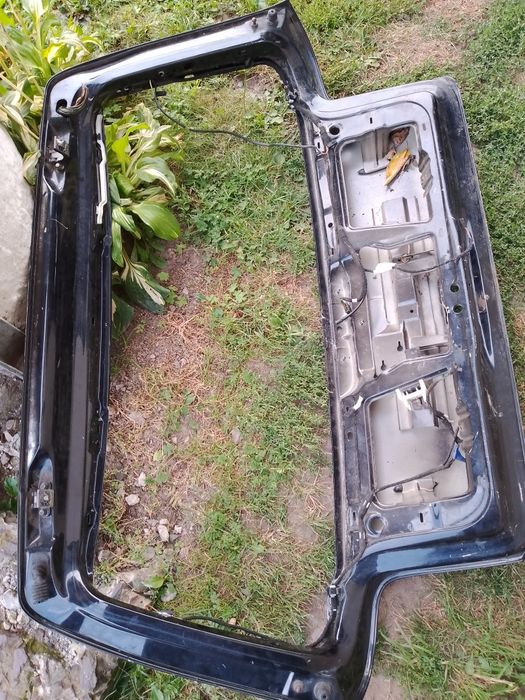 Гольф 4 хетчбек чорний ляда без скла