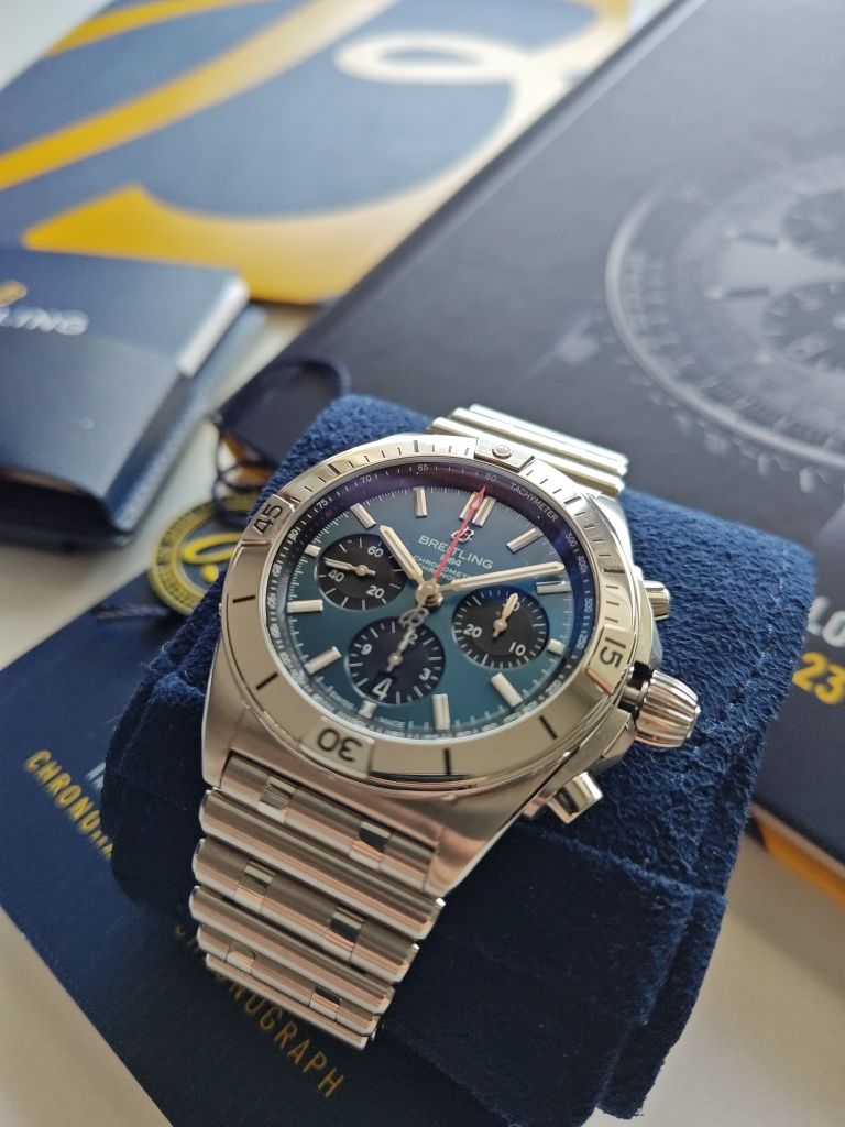 Zegarek męski Swiss Made Breitling Chronomat 42 B01 Komplet automat