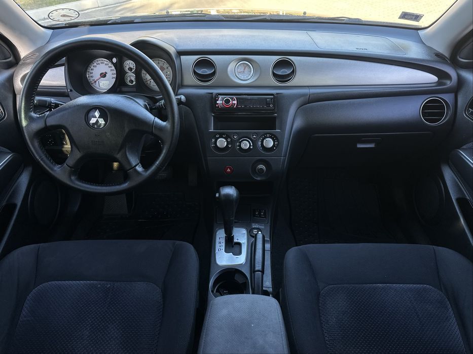 Mitsubishi Outlander 2006 року,2.4 бензин,автомат,повний привід,275т.к