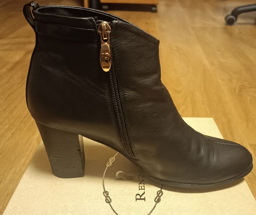 Жіночі шкіряні демисезонні черевики