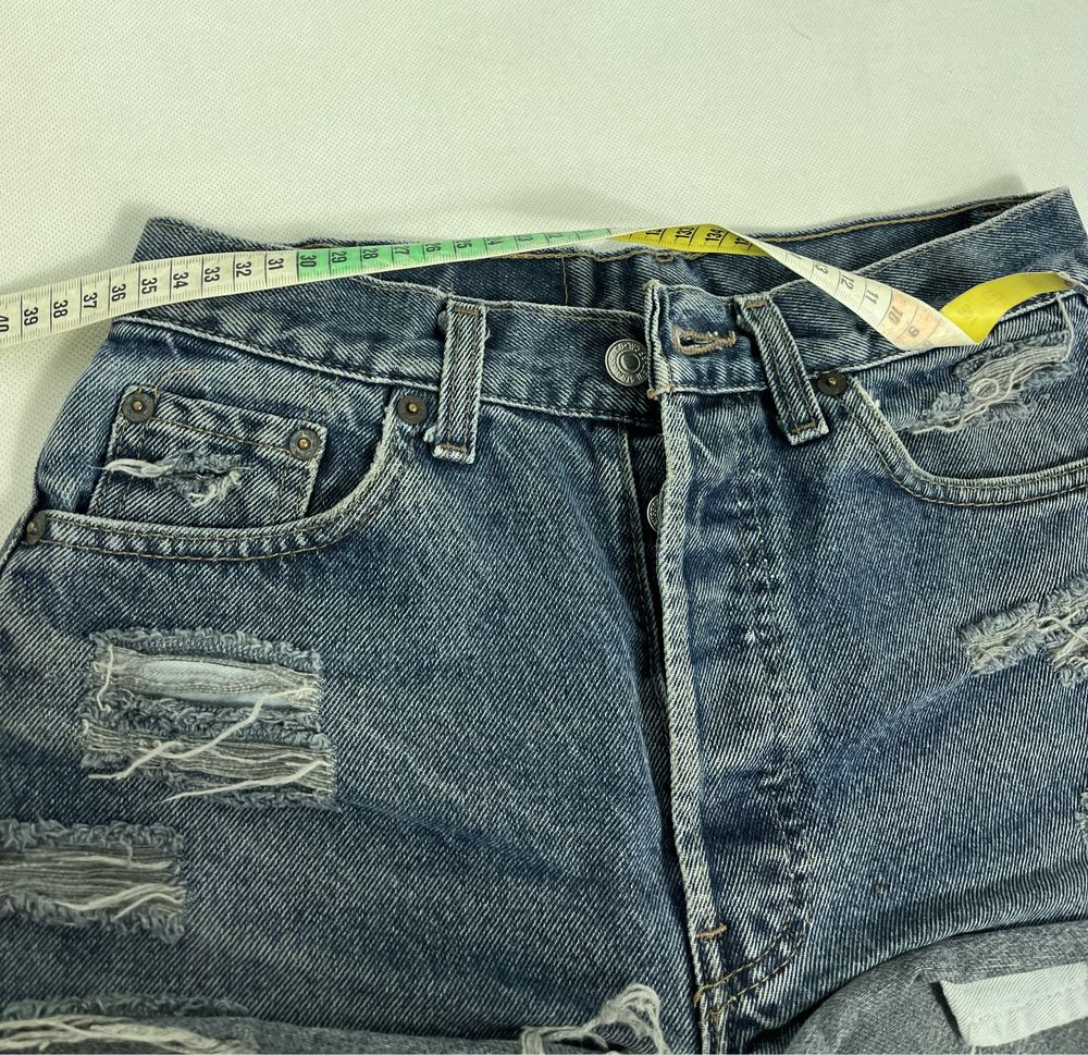 Damskie letnie jeansy Levi s 501