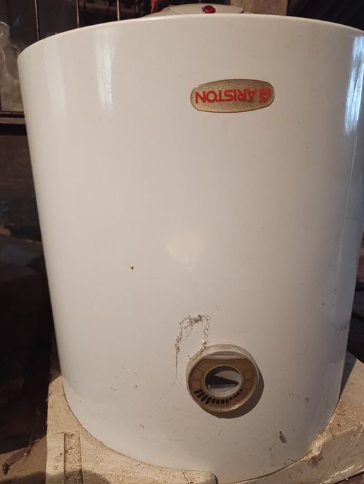 Болєр фірми Ariston