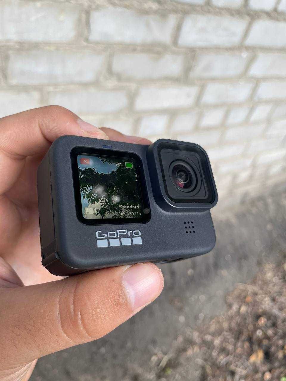 Екшн камера GoPro HERO9 Black в ідеальному стані та з комплектом