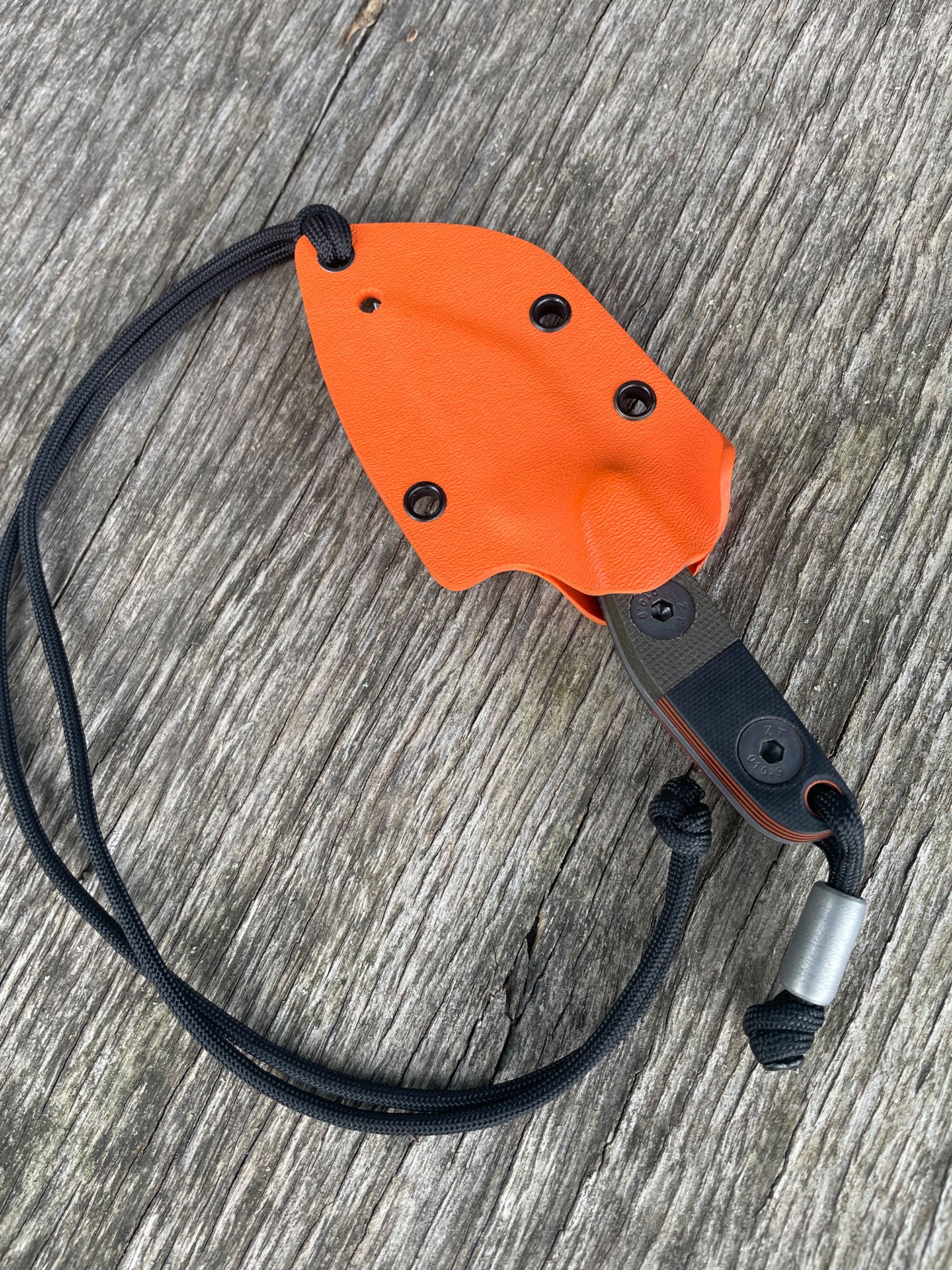 Nóż edc taktyczny neck