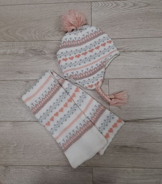 Шапка,шарф,комплект