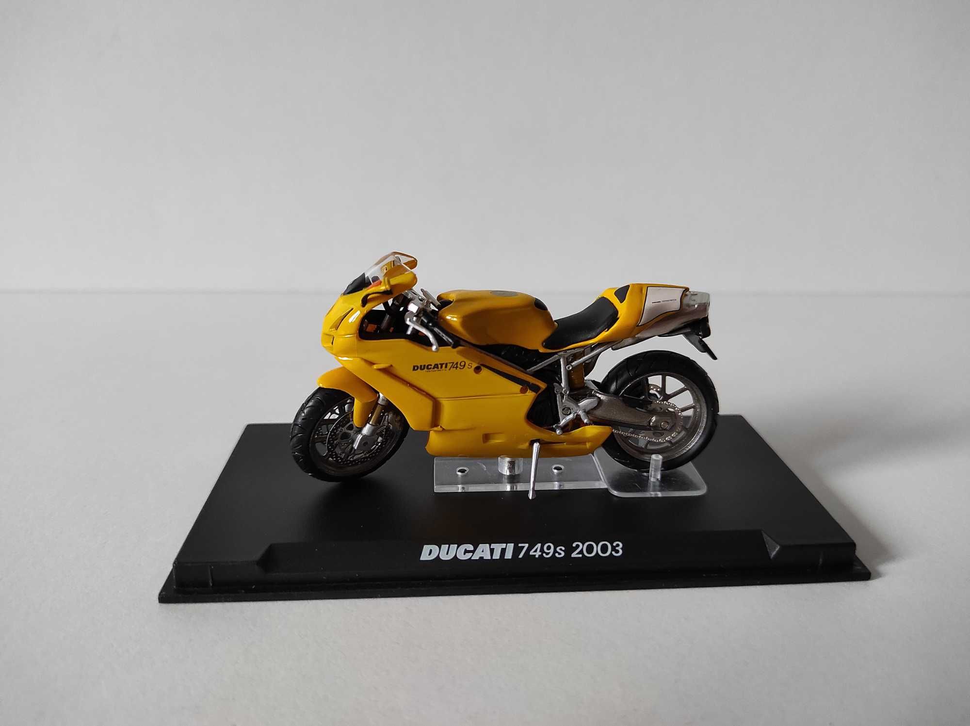 Ducati 749s 2003 Motor Motocykl 1:24