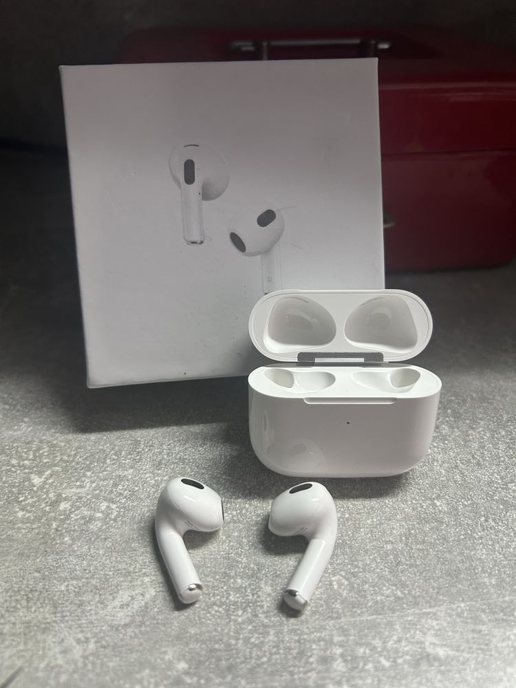 AirPods generacji 3