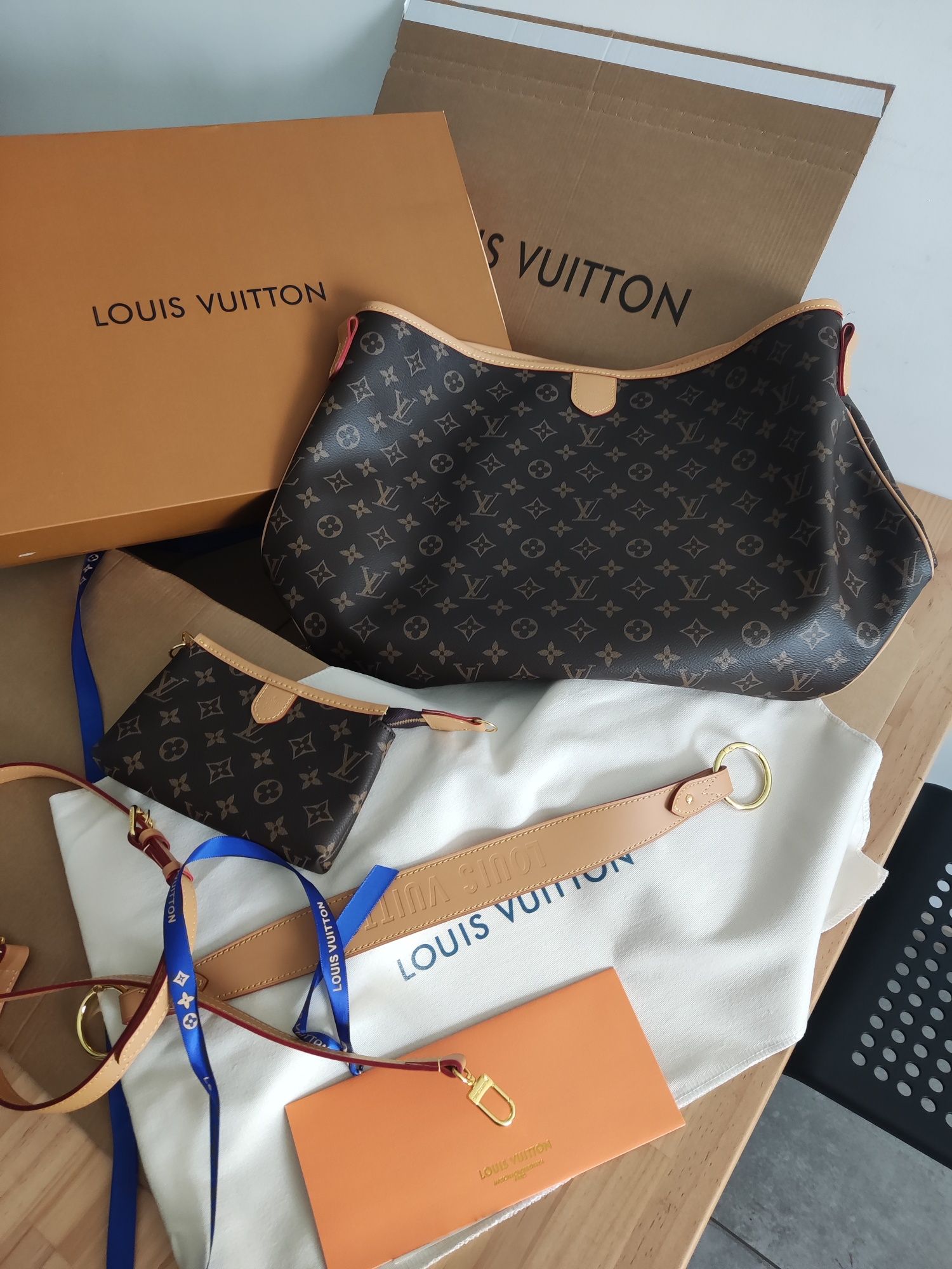 Torebka damska louis vuitton, skóra nowa