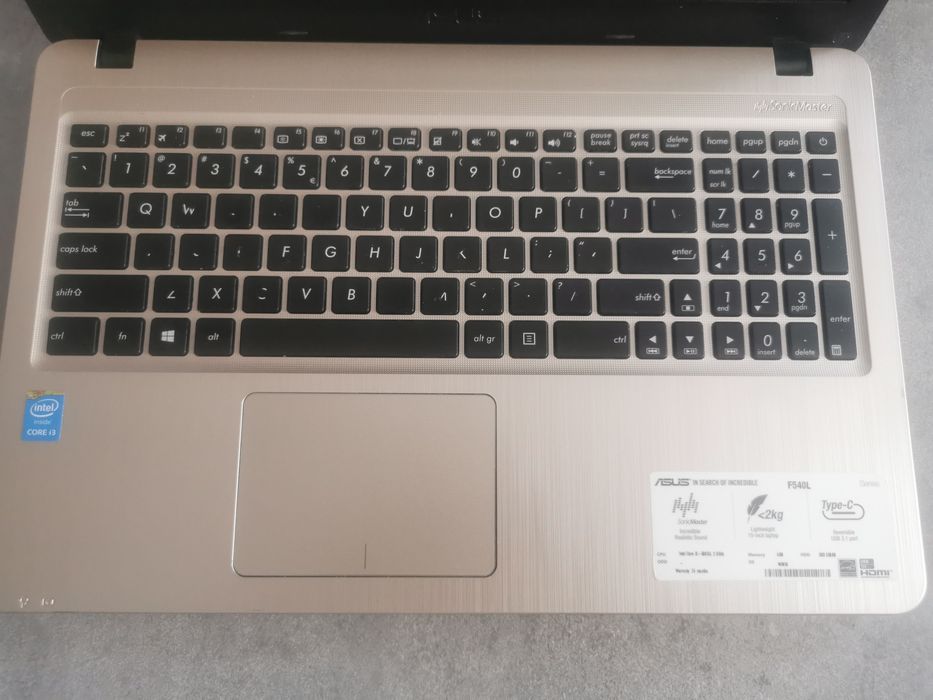 OKAZJA!! Laptop Asus F540U 15,6 " Intel Core i3 4 GB / 256 GB