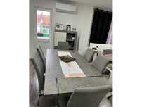 Apartamento T4 transformado em T2 no 1º andar, com garagem na Reboreda