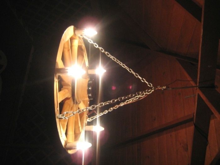 koło drewniane lampa