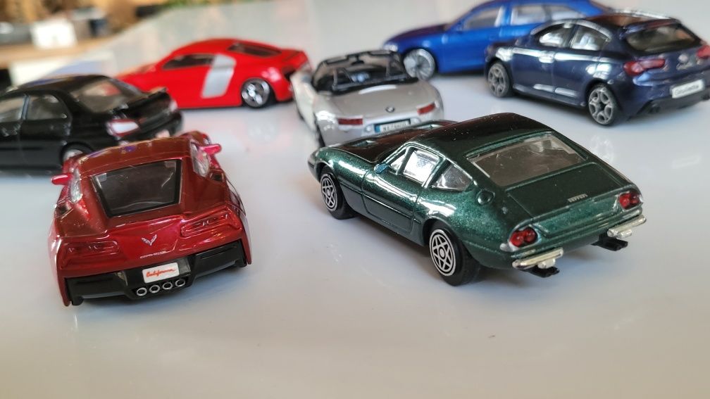 PAKIET 7szt MODEL Burago 1/43 Ferrari 365 Corvette BMW Z8 Audi R8 A6