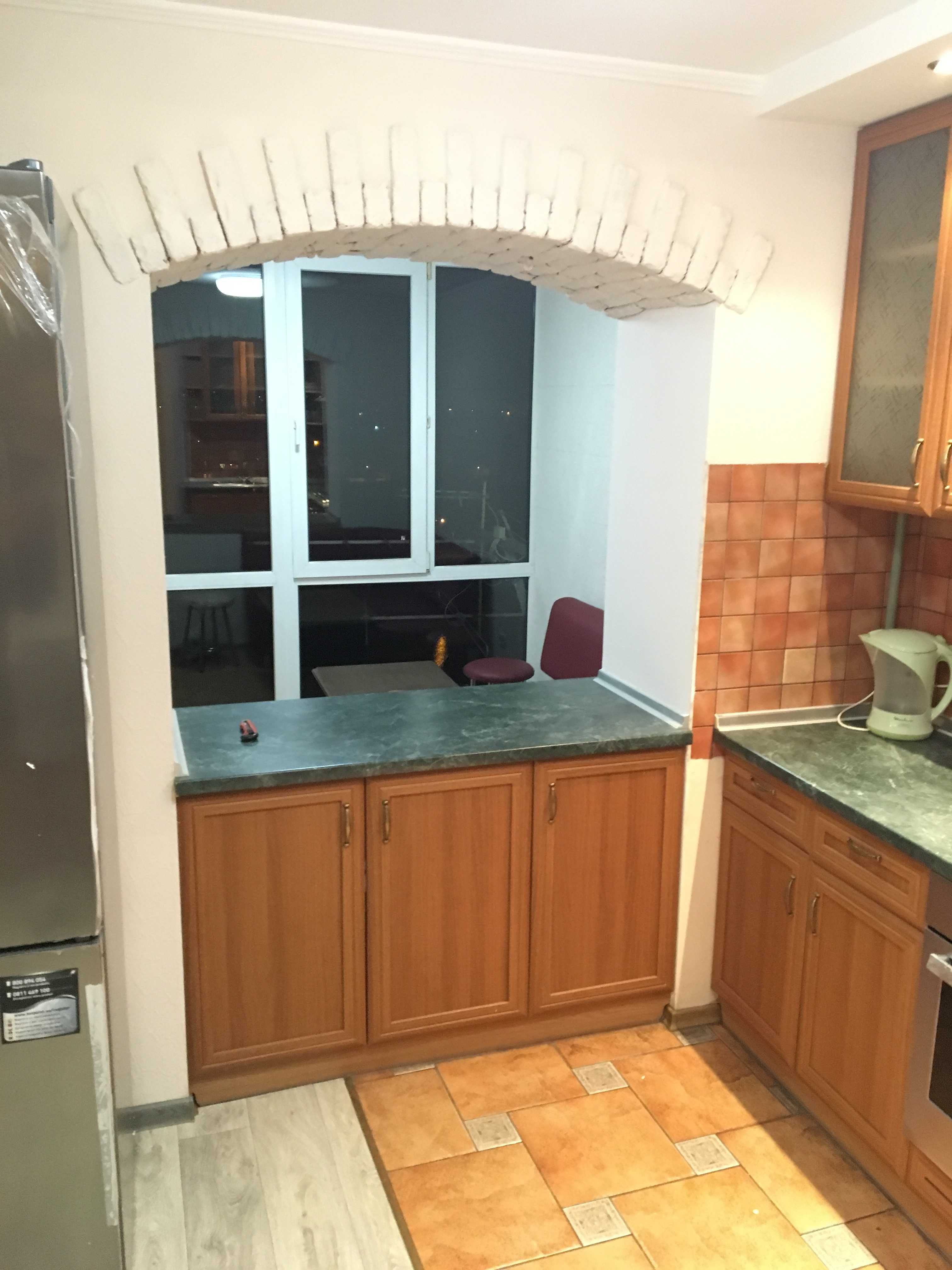 Продам 4-комнатную квартиру 100 м², ул. Алексеевская 14Б