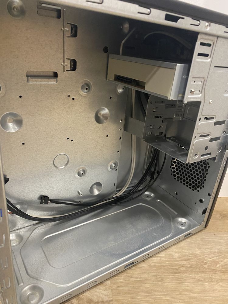 Caixa da asus com leitor de cds e leitor de cartao SD