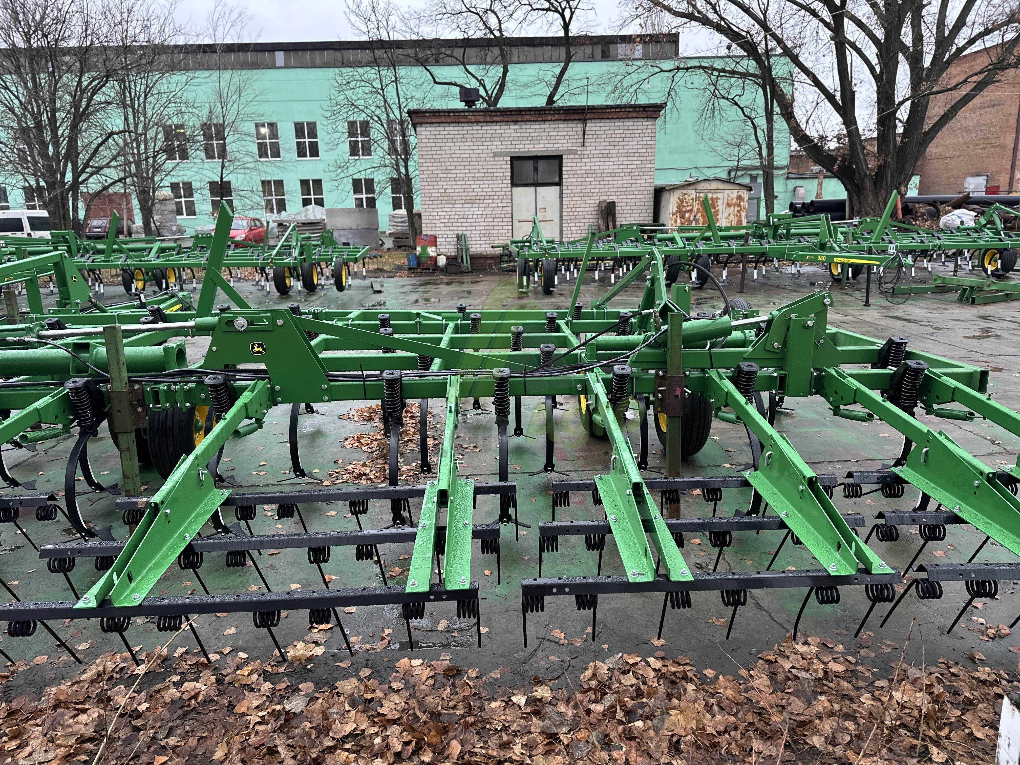 Культиватор Джон Дір 980 John Deere шириною 13 метрів